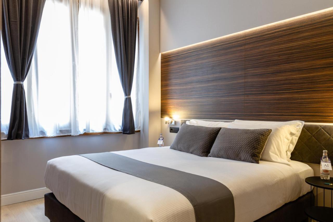 Aiello Hotels - Duomo Милан Экстерьер фото